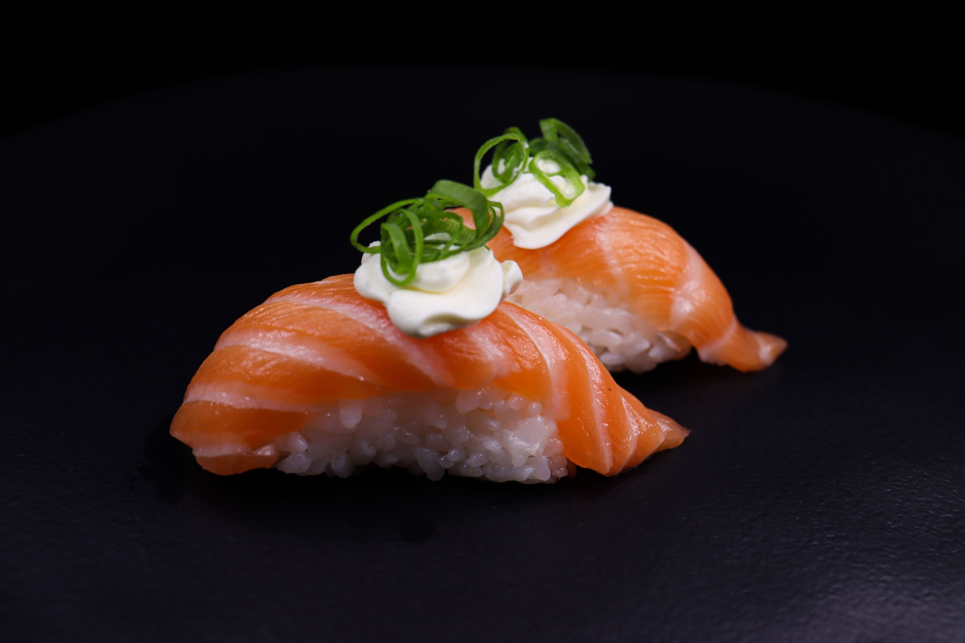 Salmon nigiri set (10pc)